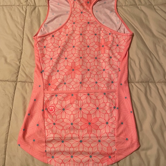 Pink cycling tank with back pockets - Picture 2 of 2